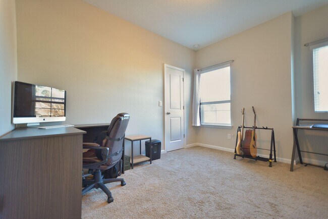 Building Photo - Beautiful Pond-Front Home Near Amelia Concourse