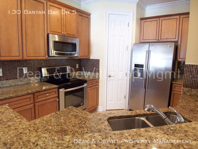 Building Photo - 130 Banyan Bay Dr S