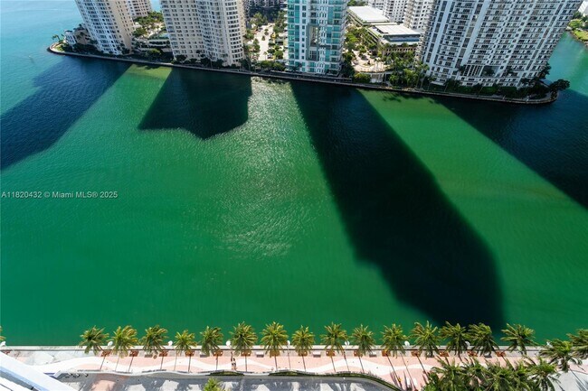 Building Photo - 325 S Biscayne Blvd