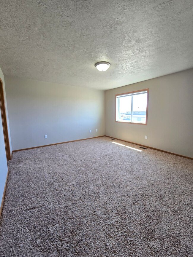 Building Photo - Beautiful Condo!!!