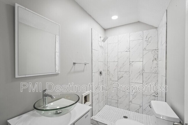 Building Photo - 5513 Hardy Ave