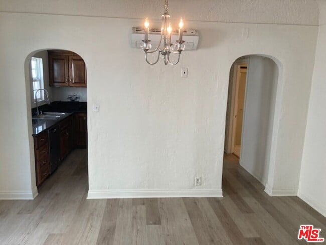 Building Photo - 440 N Orange Grove Ave