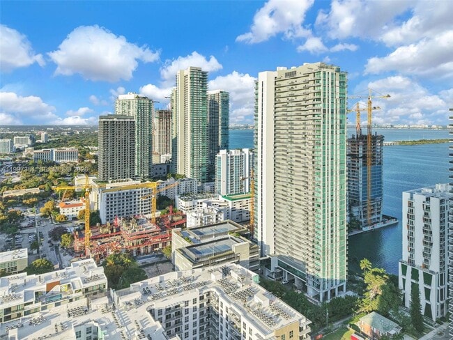 Building Photo - 460 NE 28th St