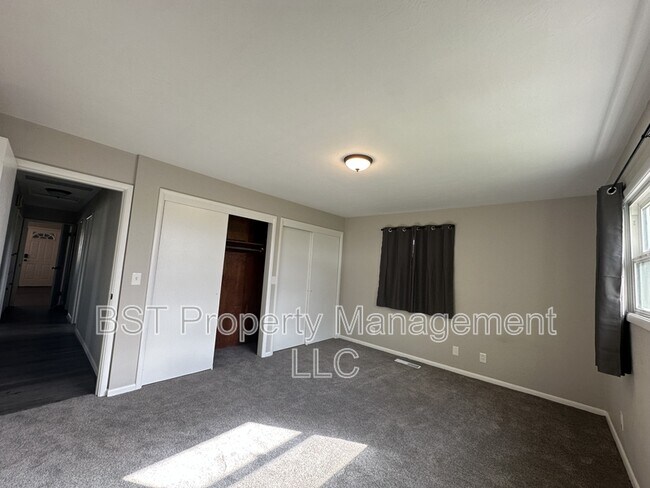 Building Photo - 8060 State St