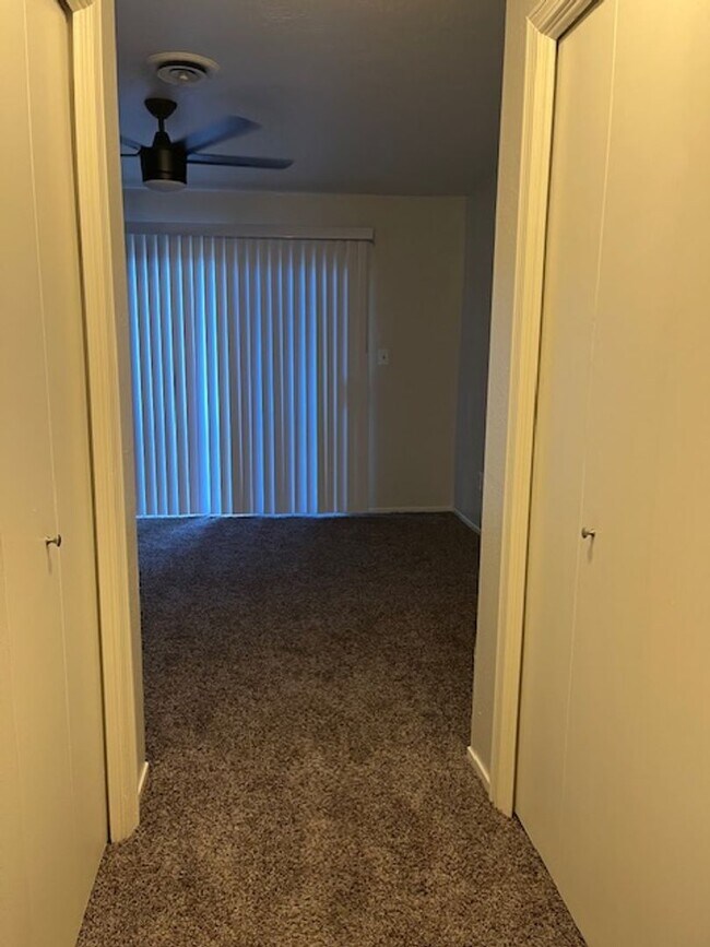 Building Photo - SH6012C