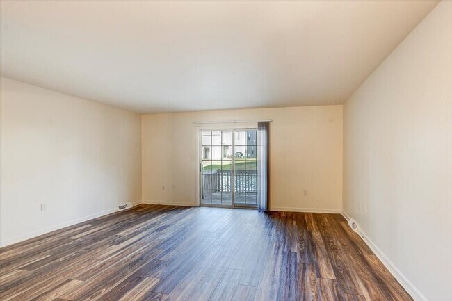 Building Photo - 1853 Bradfield Dr