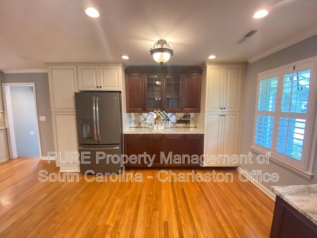 Building Photo - 14 Lampton Rd