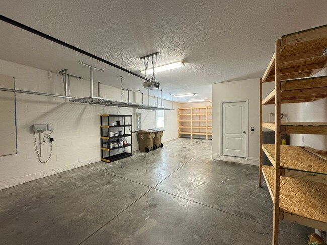 Building Photo - $300 off of a month of rent!! Experience the Epitome of Lakeside Luxury Living — For Rent in Narc...