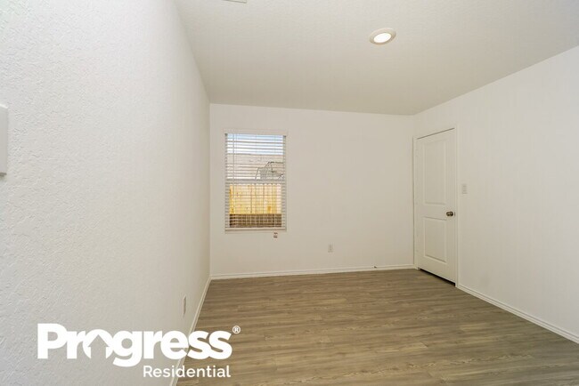 Building Photo - 5933 Antonio Pl