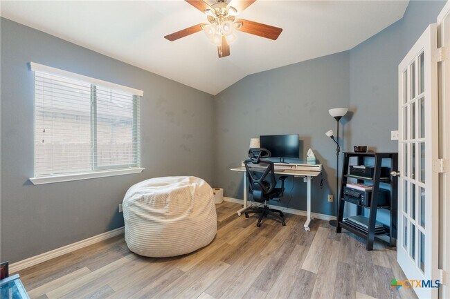 Building Photo - 3315 Vineyard Trail