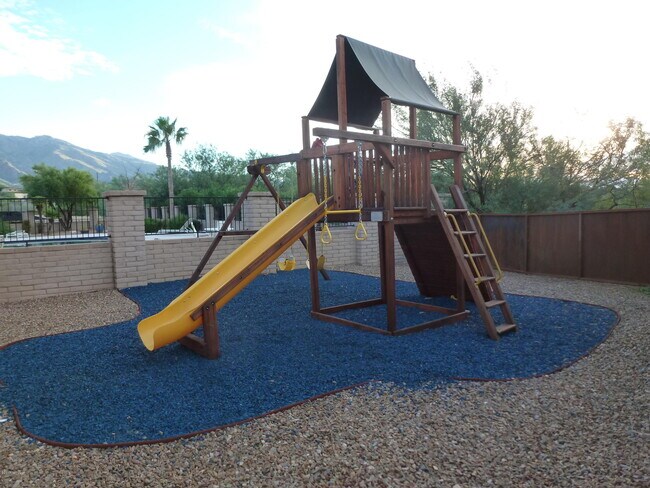Building Photo - 5602 N Camino Del Sol