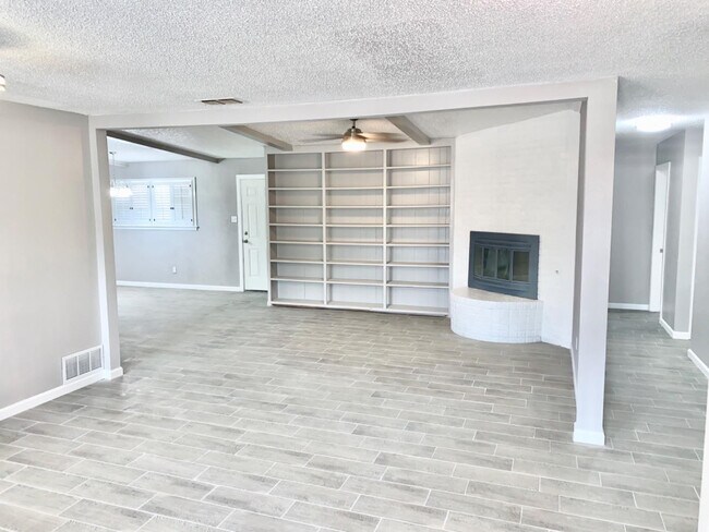 Building Photo - 4318 59th St