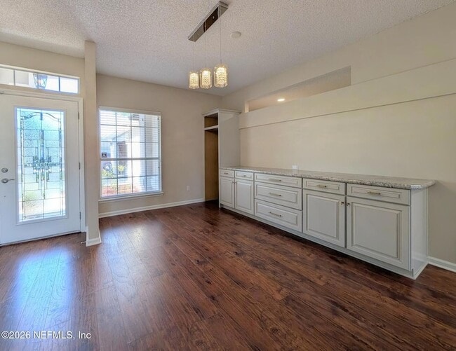 Building Photo - 12171 Basalt Dr N