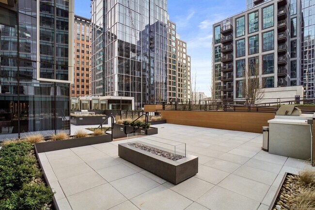 Building Photo - 133 Seaport Blvd