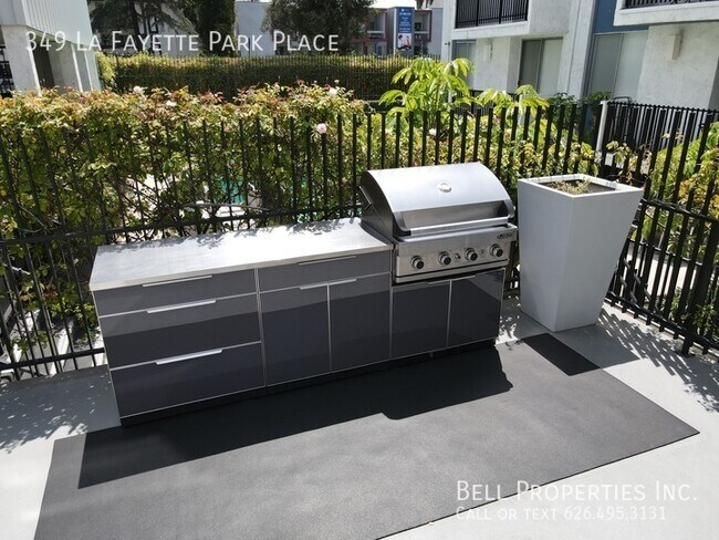 Building Photo - 349 La Fayette Park Pl