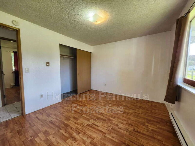 Building Photo - 73 NE Mcknight Rd