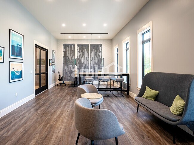 Building Photo - 6592 Atlantic Bch Ave