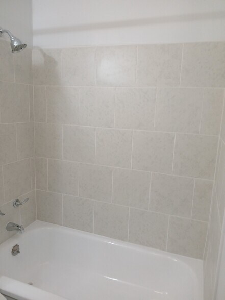 Building Photo - 1625 Mansfield St