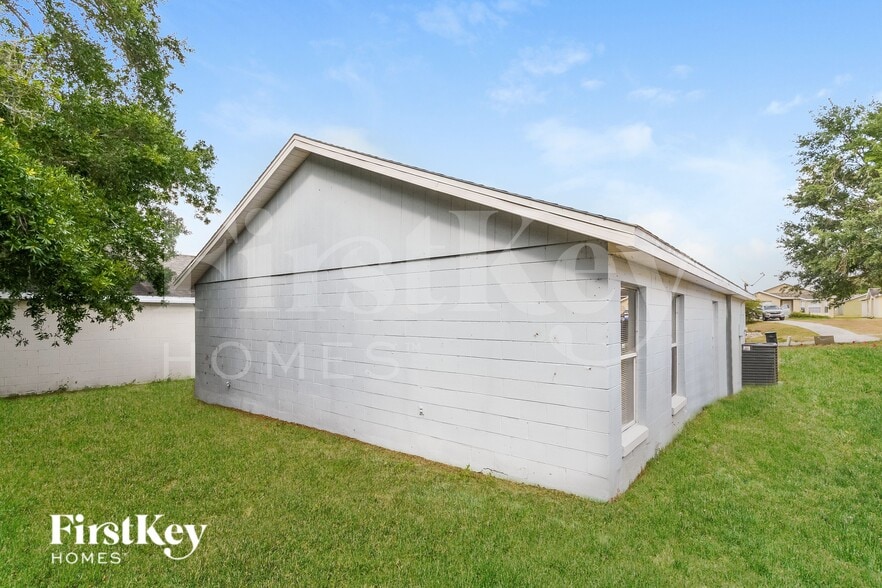 Building Photo - 6556 Viewpoint Ct