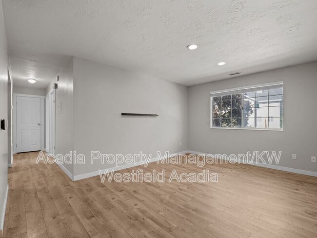 Building Photo - 100 E 600 S