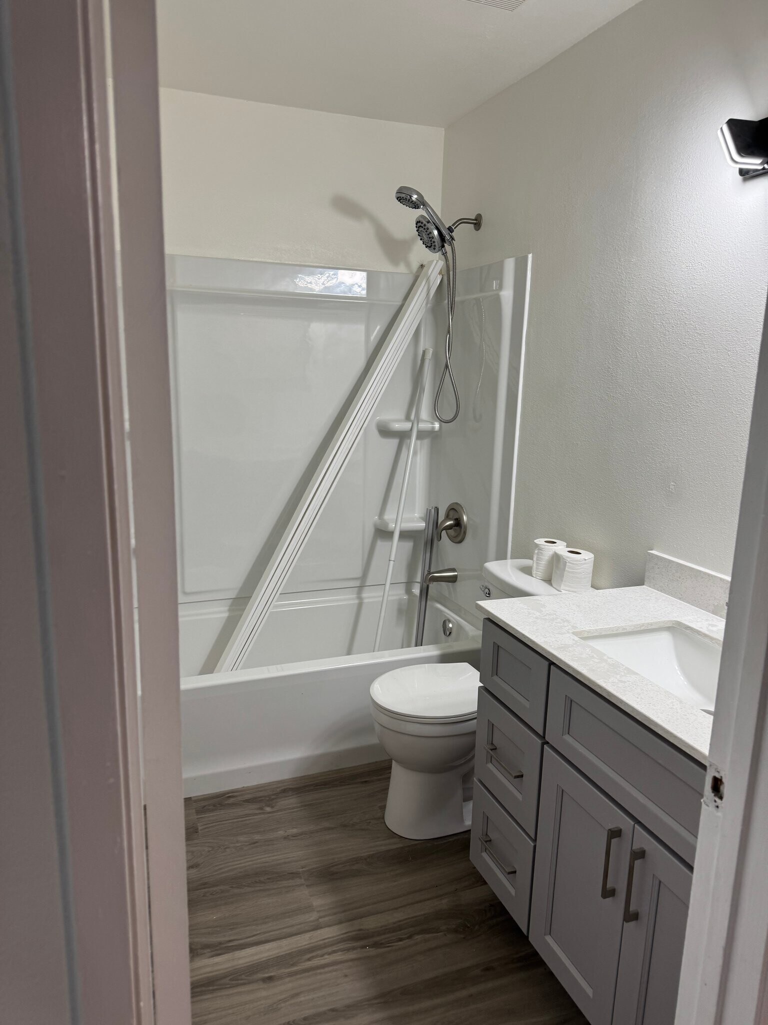 Building Photo - 111 Woodbury Cir