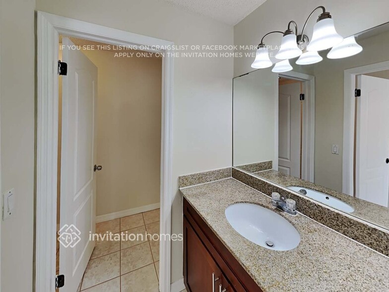 Building Photo - 957 NW 128th Pl