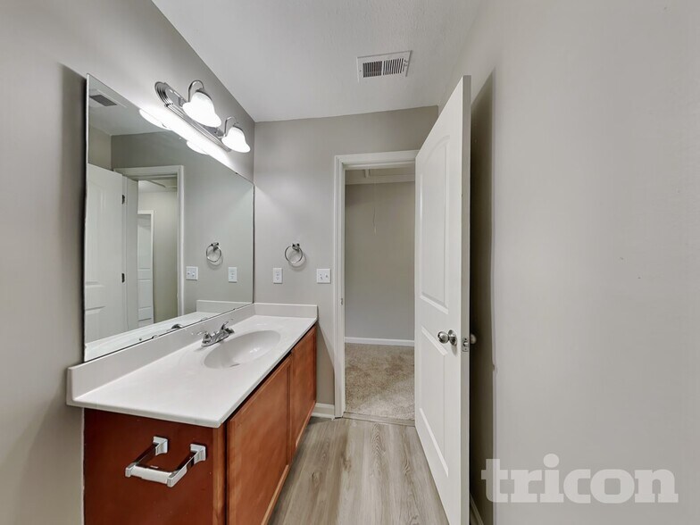 Building Photo - 312 Sequoia Dr