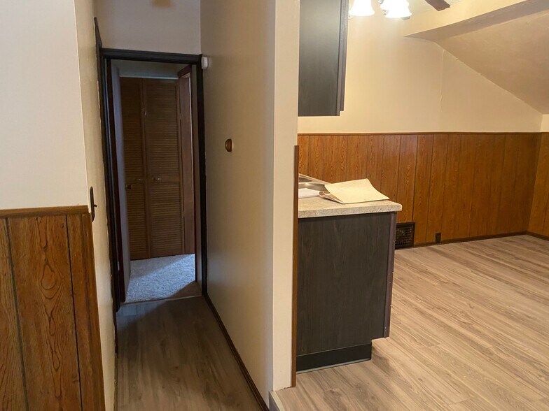 Building Photo - 77 Aurora St