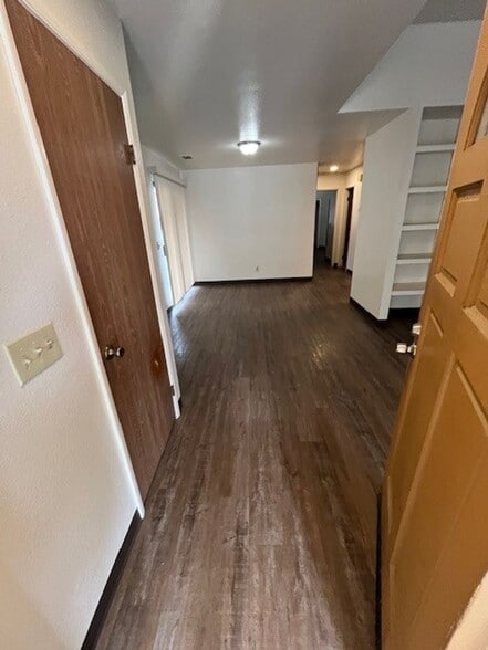 Building Photo - 4346 W Douglas Ave