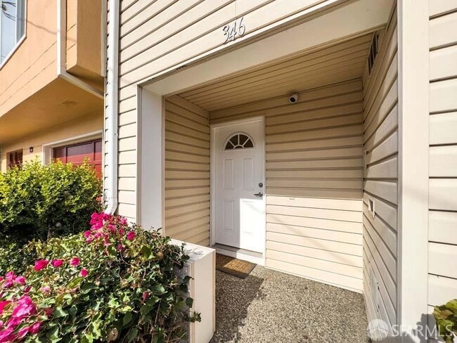 Building Photo - 346 Mangels Ave