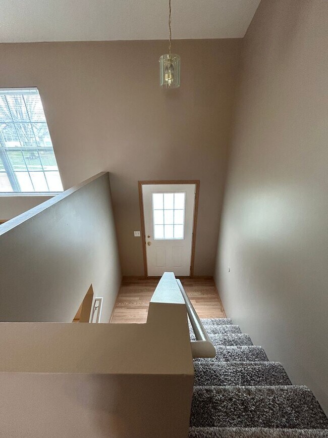 Building Photo - Spacious Millard Living with a Backyard You’ll Love