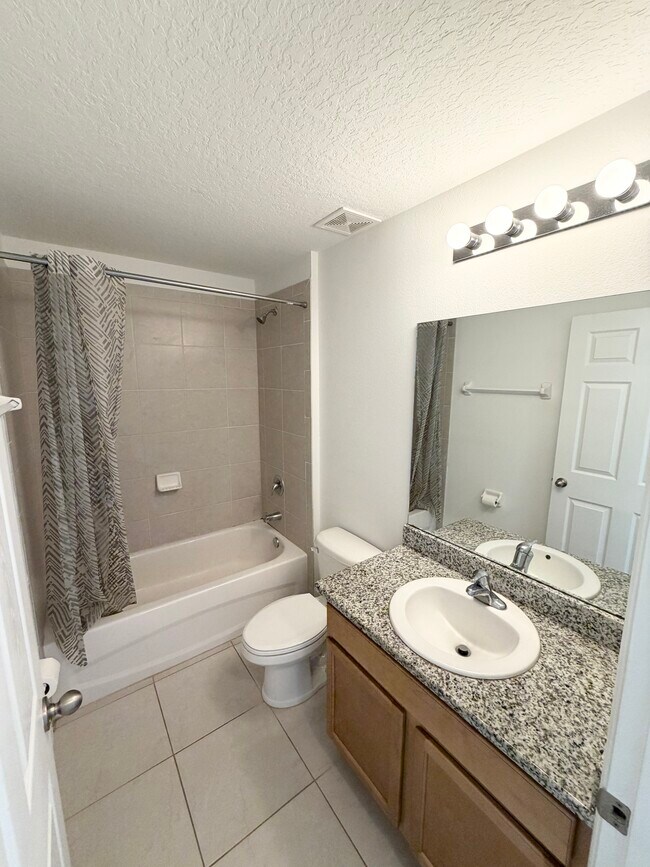 Building Photo - 10 Rainstone Ln