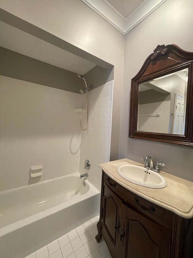 Building Photo - 175 Corbin Ave