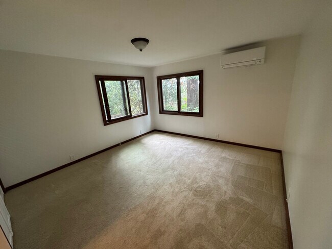 Building Photo - 5730 Merriewood Dr