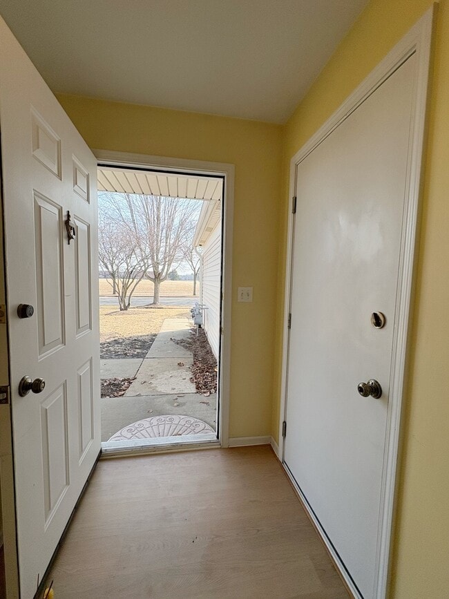 Building Photo - 2611 Cedar Glade Dr