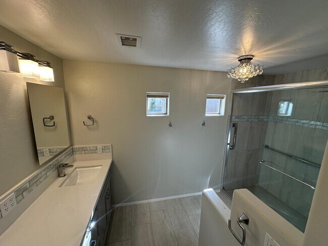 Building Photo - 8880 E Paraiso Dr