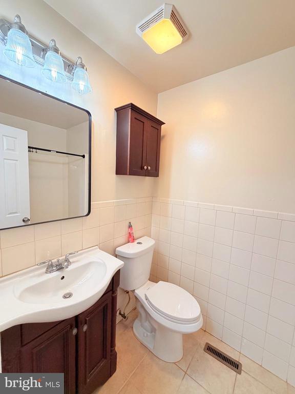 Building Photo - 3975 Wintergreen Pl