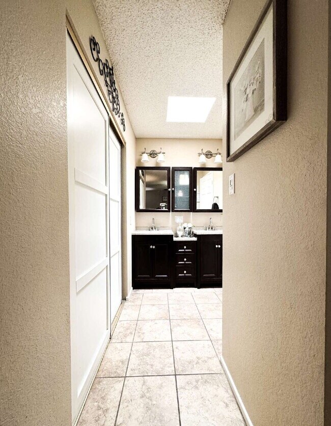 Building Photo - "Well Maintained 3 Bedroom, 2 Bathroom Pool Home in Yuma Corona!"