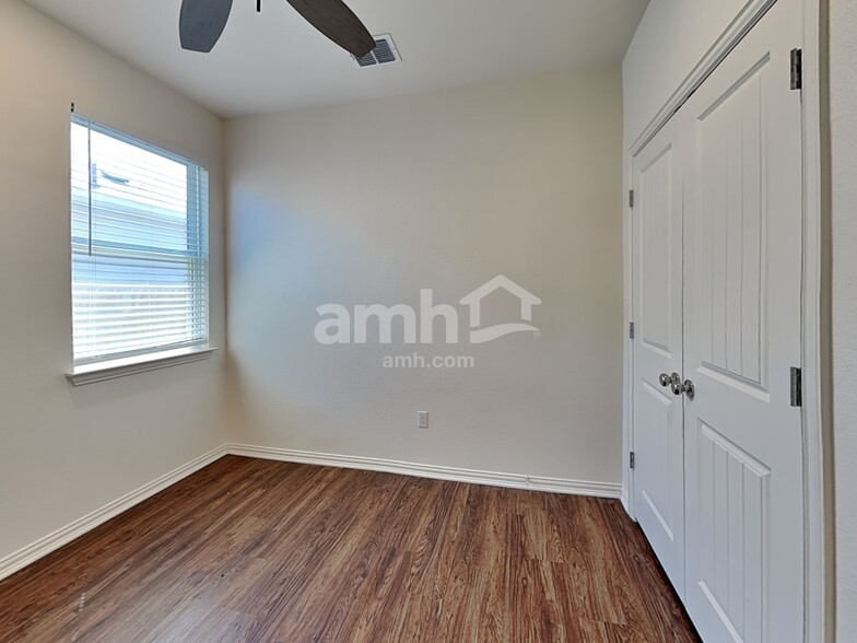 Building Photo - 2722 Wolfcreek