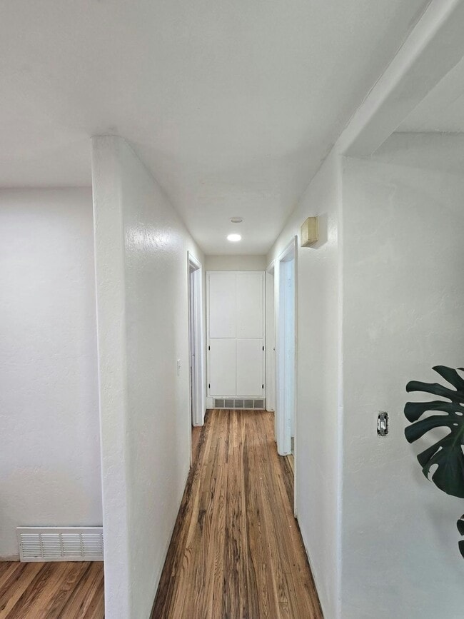 Building Photo - 3723 Kewanee Dr