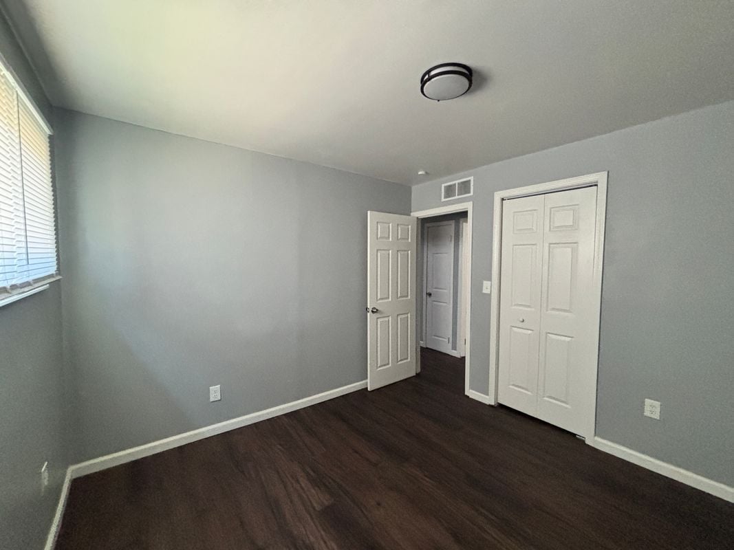 Building Photo - 8145 Lozier Ave