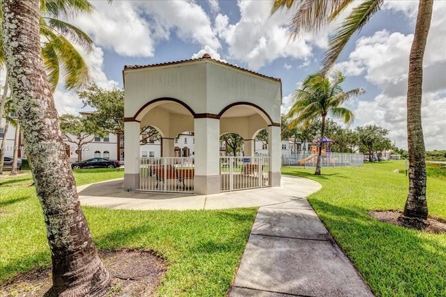 Building Photo - 4465 SW 160th Ave