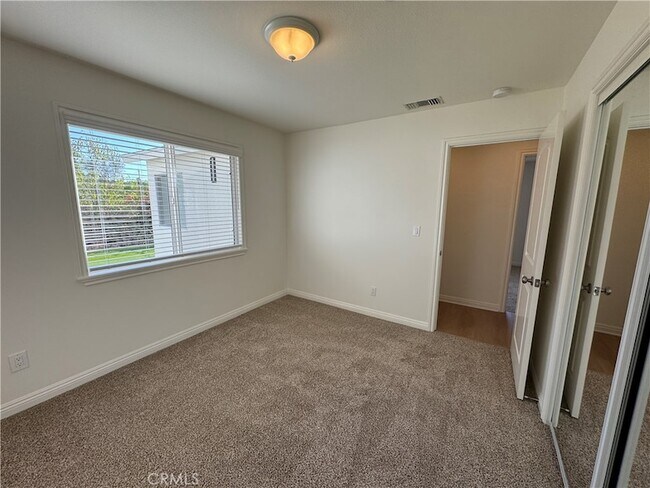 Building Photo - 1336 Calle Tulipan