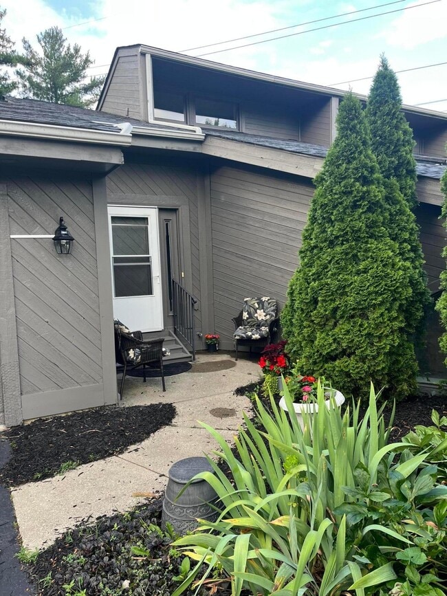 Building Photo - 8226 Glencree Pl