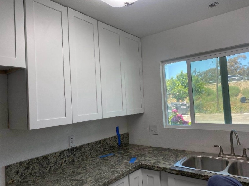 Building Photo - 594 Graves Ave