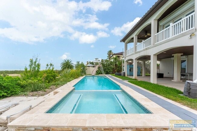 Building Photo - 133 Oleander Dr