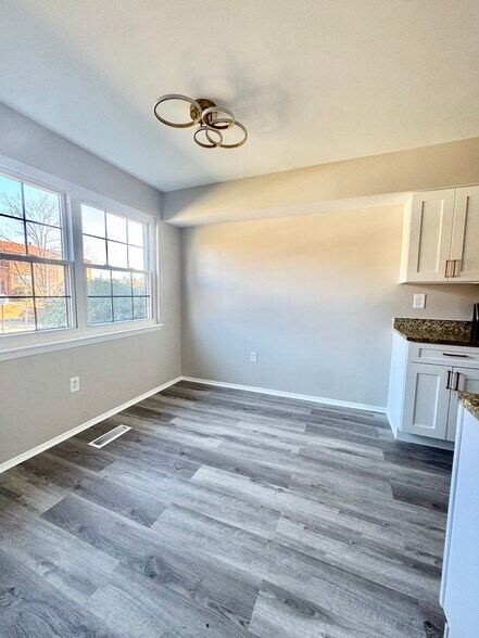 Building Photo - 40 Badger Gate Ct