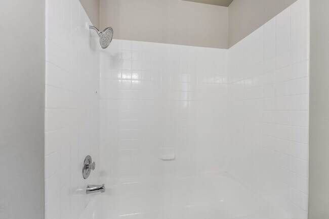 Building Photo - Stunning 4 bedroom home in Henderson with POOL!