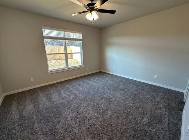 Building Photo - 4 bed 3 bath new build!