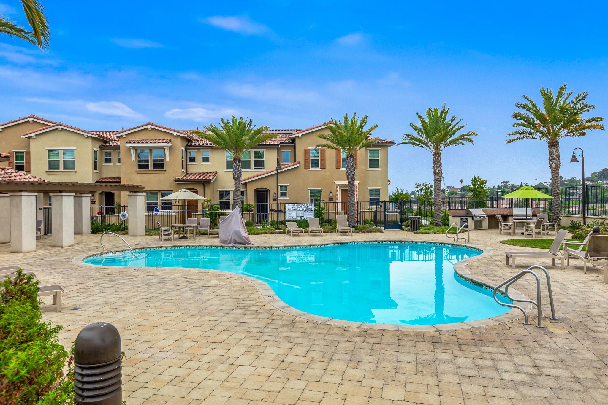 Building Photo - 1073 Delpy View Pt